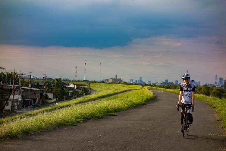 荒川サイクリングロードの夕日と限界